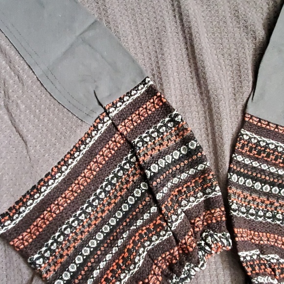 💐CHLOE Waffle Knit Embroidery Top - Picture 6 of 6